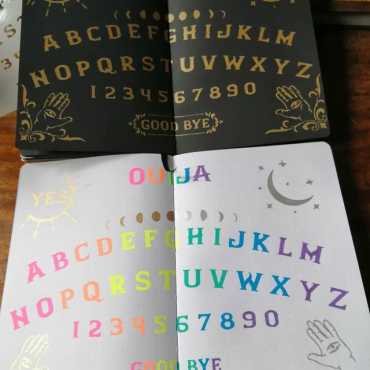 Ouija Schablone n.1 - Machen Sie Ihren eigenen Ouija Tisch mit dieser wiederverwendbaren Schablone. Spirit Board Schablone.